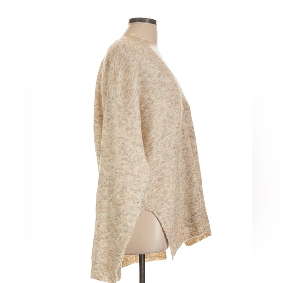 RD Style NWT Oatmeal V-Neck Tunic Side slit Sweater Large - Picture 3 of 5